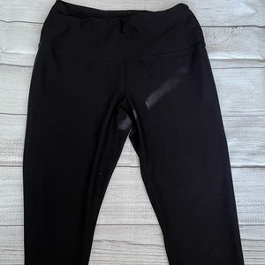 Tesla Capri Leggings